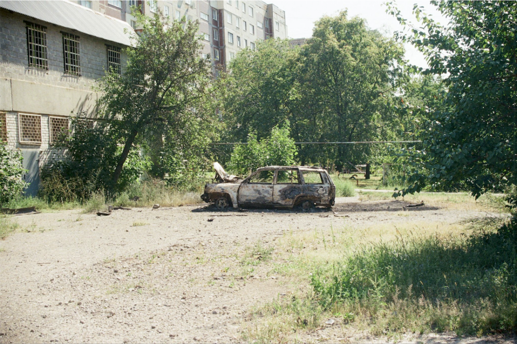 Сожженный российским дроном автомобиль. Краматорск, август 2026 года. Юлия Калабан для JAMnews