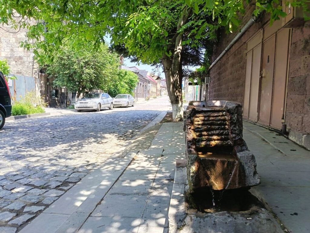 Питьевой фонтанчик в Гюмри․ Фото Нино Меманишвили/JAMnews